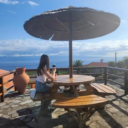 Rosegarden View Ferienhaus Velas