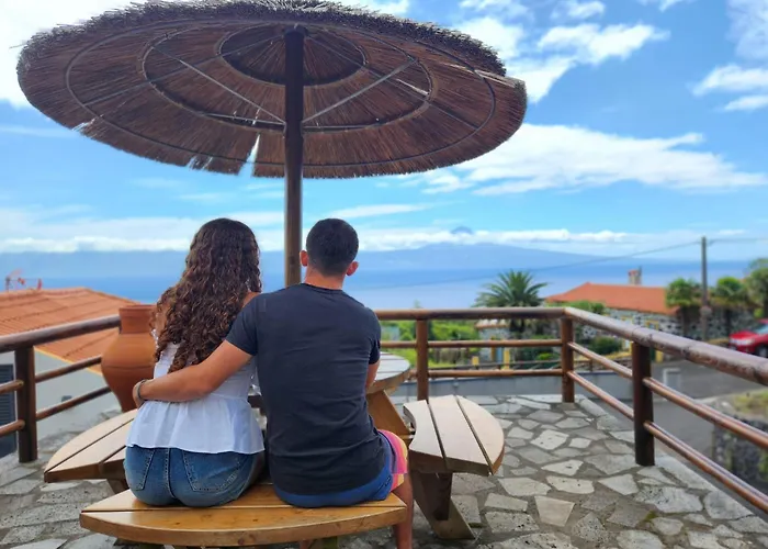 Rosegarden View Velas