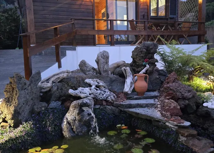 Rosegarden View Velas